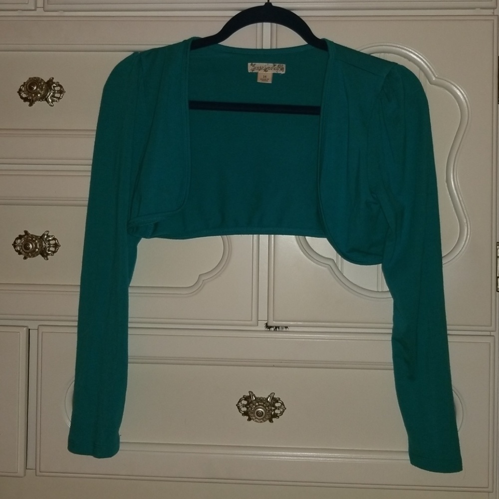 Half body full sleeve shirt jacket thing